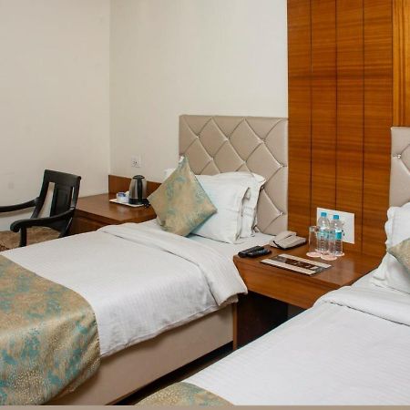Hotel Meadows Varanasi Exterior photo