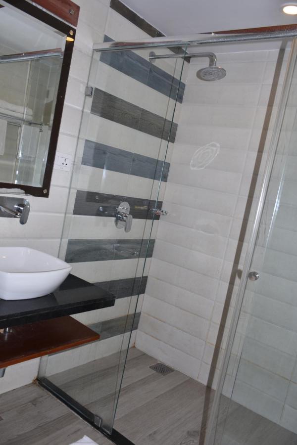 Hotel Meadows Varanasi Exterior photo