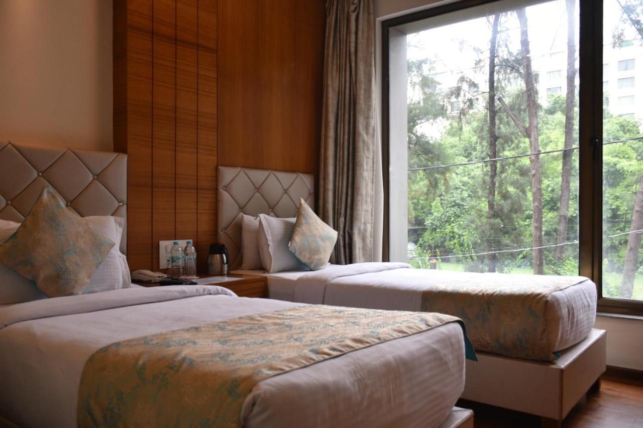 Hotel Meadows Varanasi Exterior photo