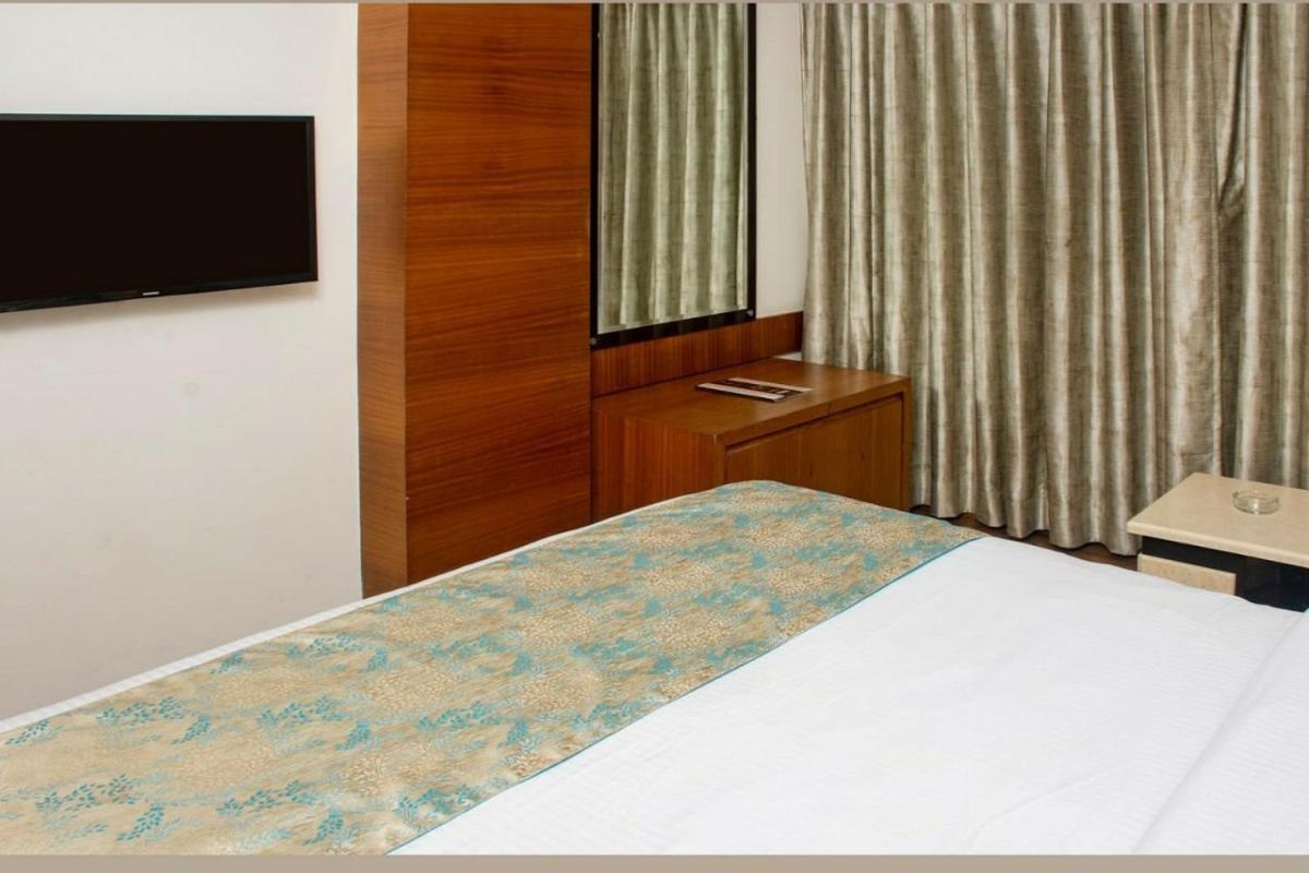 Hotel Meadows Varanasi Exterior photo