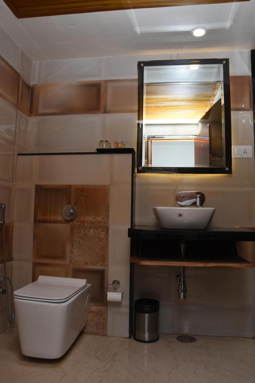 Hotel Meadows Varanasi Exterior photo