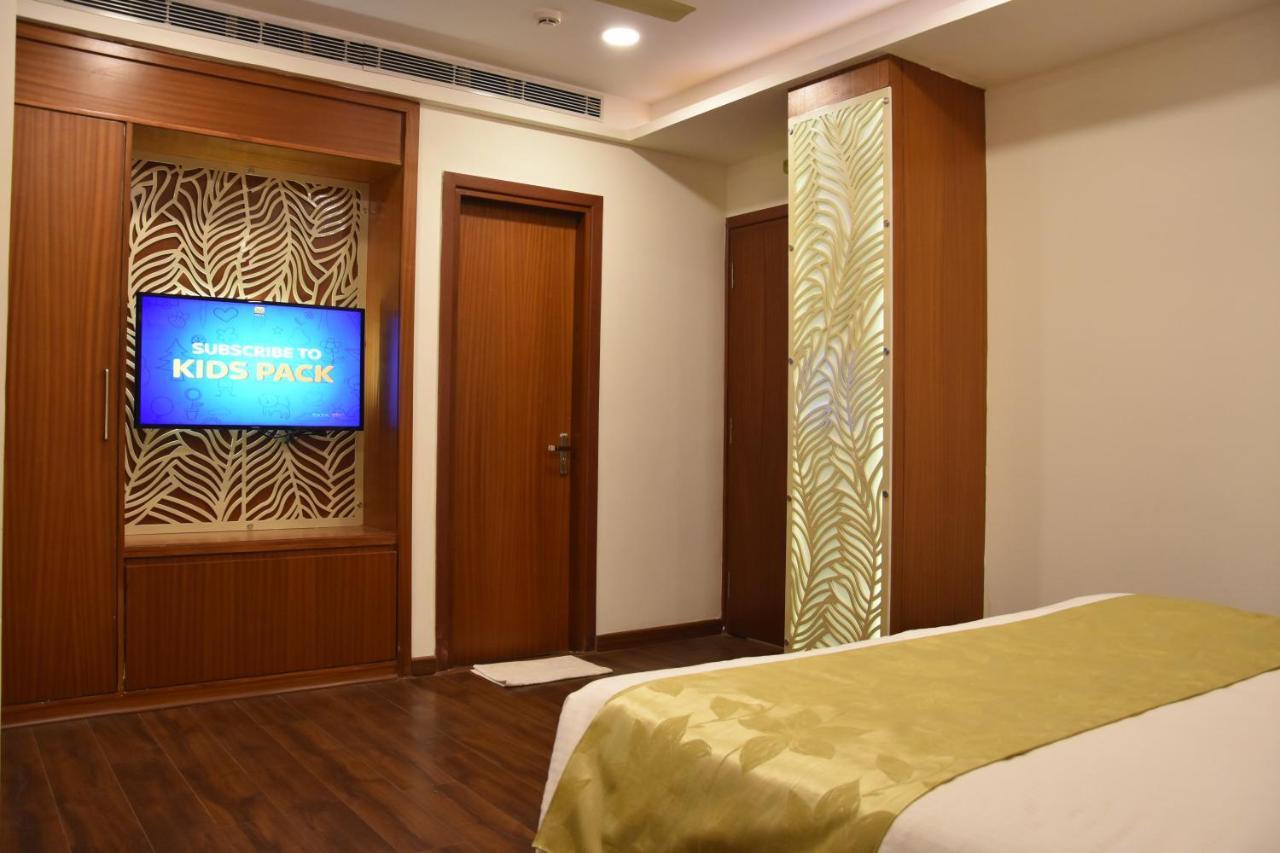 Hotel Meadows Varanasi Exterior photo