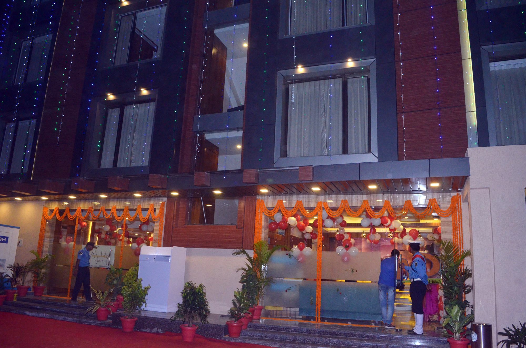 Hotel Meadows Varanasi Exterior photo